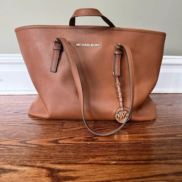 Michael Kors Large Tote Bag - Picture 2 of 5